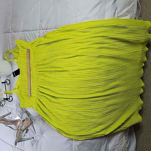 Torrid Maxi Sleeveless V-Neck Adjustable Spaghetti Straps Neon Green Dress. - Picture 5 of 16